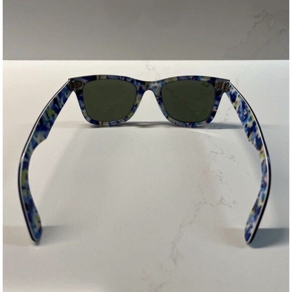 Ray-Ban Wayfarer sunglasses. Exterior frame color in blue interior floral Print - Picture 2 of 11